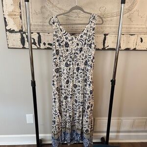beachlunchlounge Navy and Cream Floral Maxi Dress
